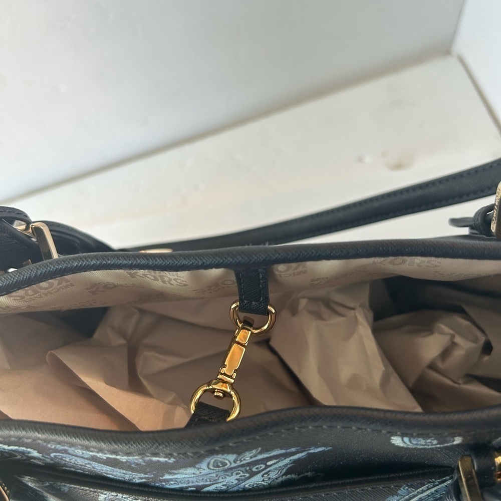 Michael Kors 2PC NWOT Admiral Paisley Jet Set Tote - Picture 9 of 12